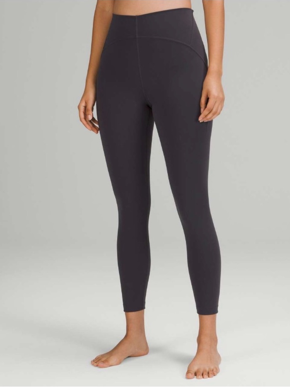 Lululemon InStill High-Rise Tight 25"
Black Granite size 4 like New
